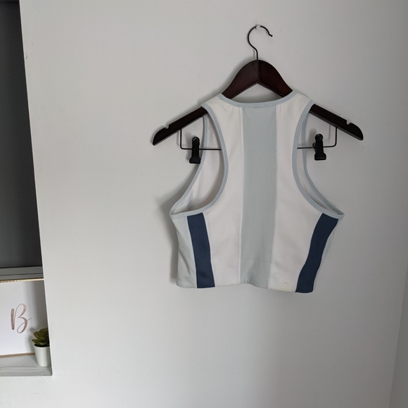 Adidas medium crop top - Picture 2 of 3